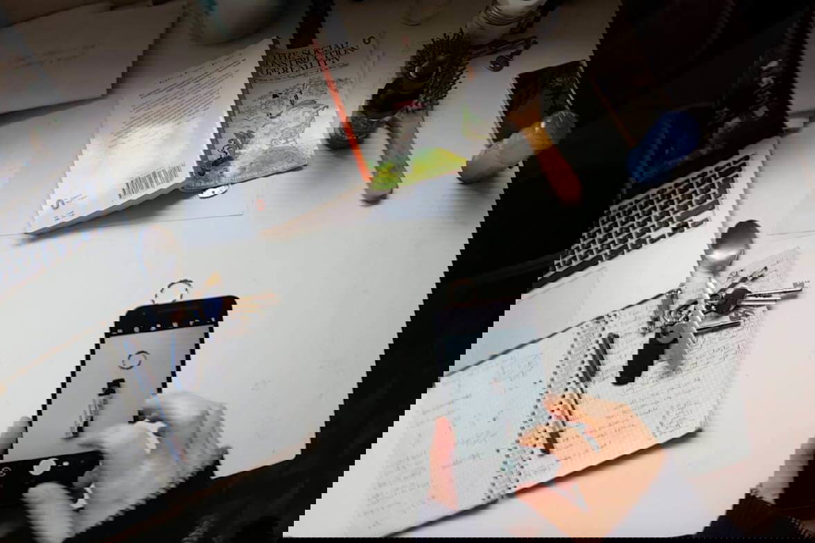 Daily Operation curated by Elisa R. Linn & Lennart Wolff