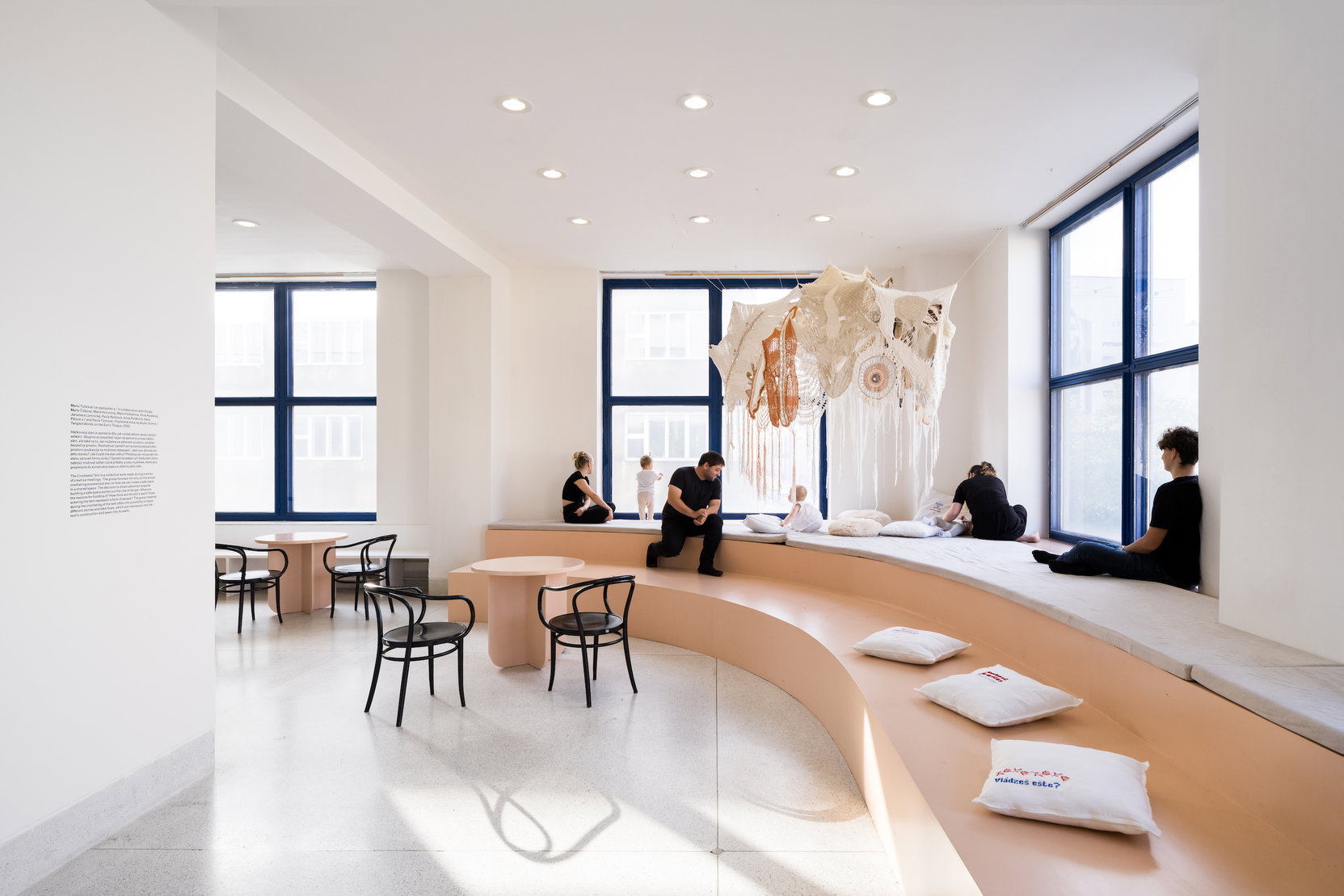 Přístupnost, participace, péče: proměny a nové role uměleckých institucí